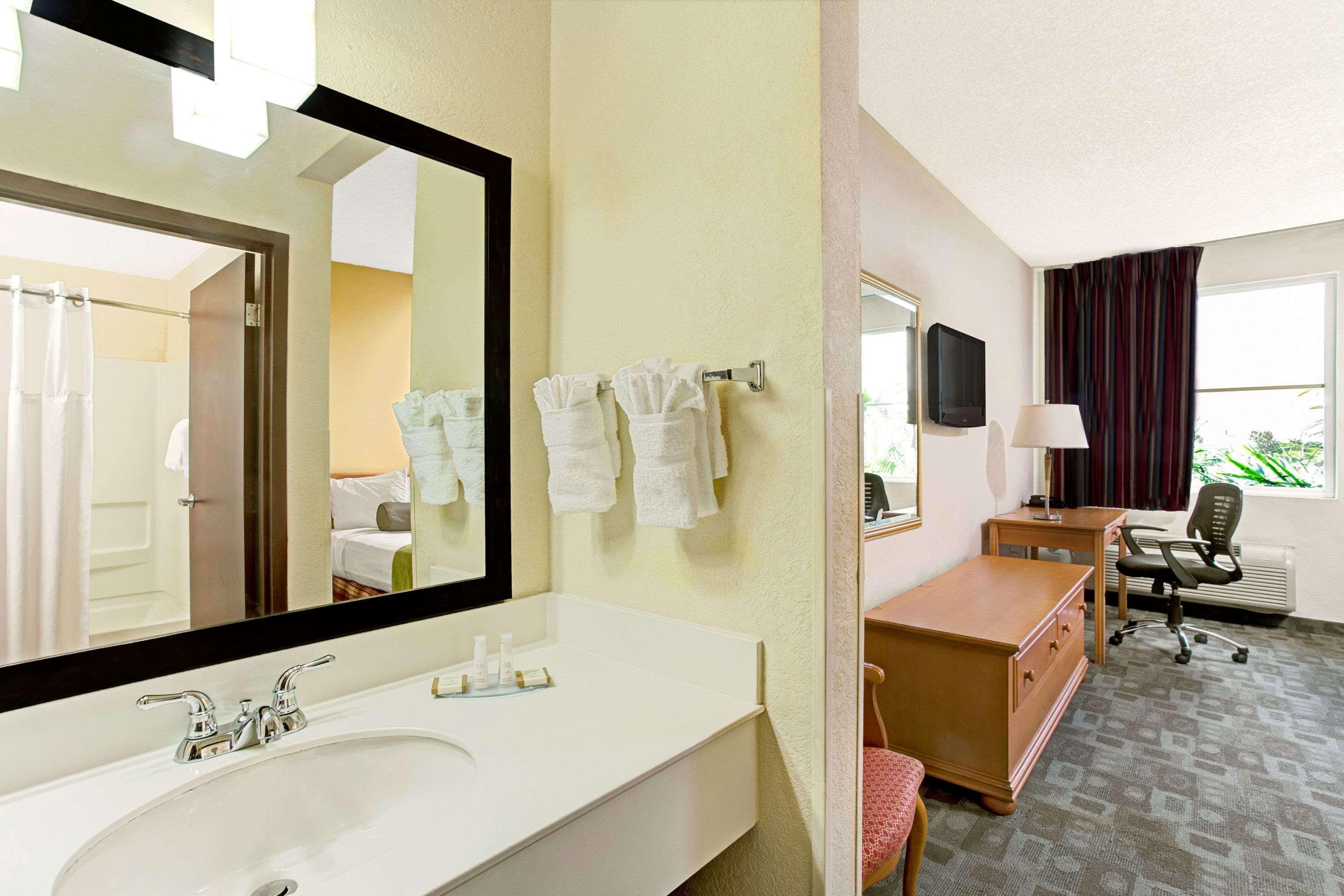 Spark By Hilton Miami Doral Sweetwater Exterior foto
